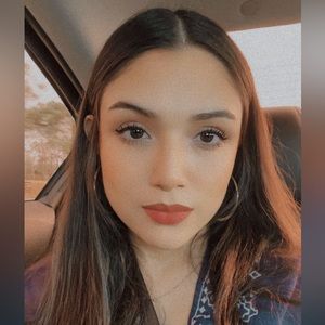 Meet your Posher, Ana